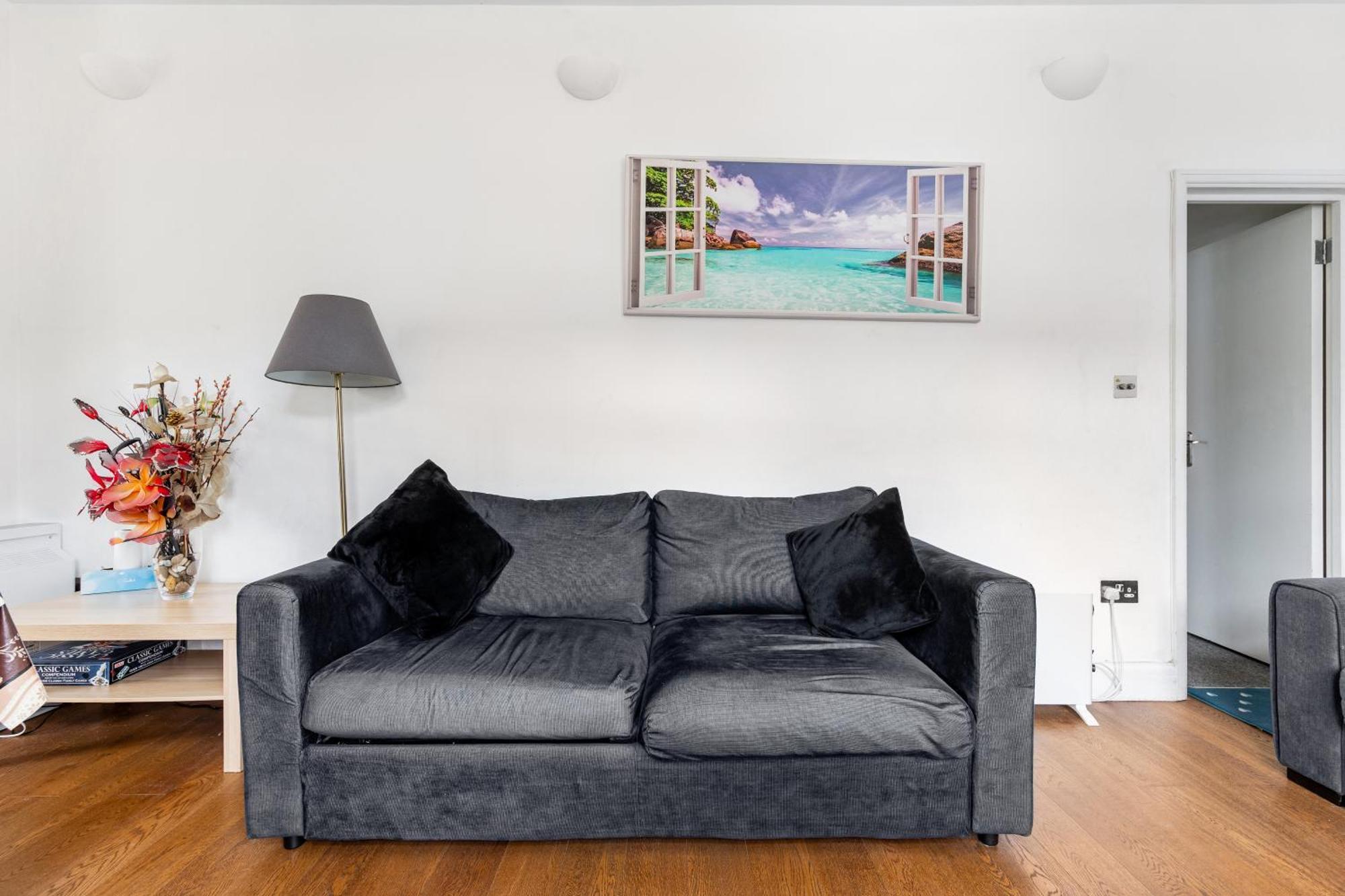 Spacious 2 Bed 2 Bath Apartment With Free Parking For 2 Cars And Underground Station Zone 2 For Quick Access To Central London Up To 10 Guests Zewnętrze zdjęcie