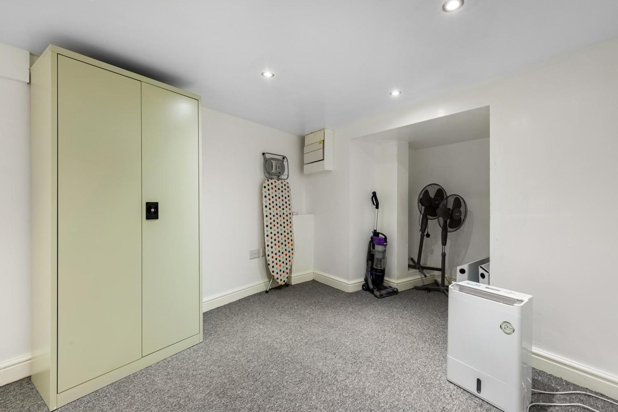 Spacious 2 Bed 2 Bath Apartment With Free Parking For 2 Cars And Underground Station Zone 2 For Quick Access To Central London Up To 10 Guests Zewnętrze zdjęcie